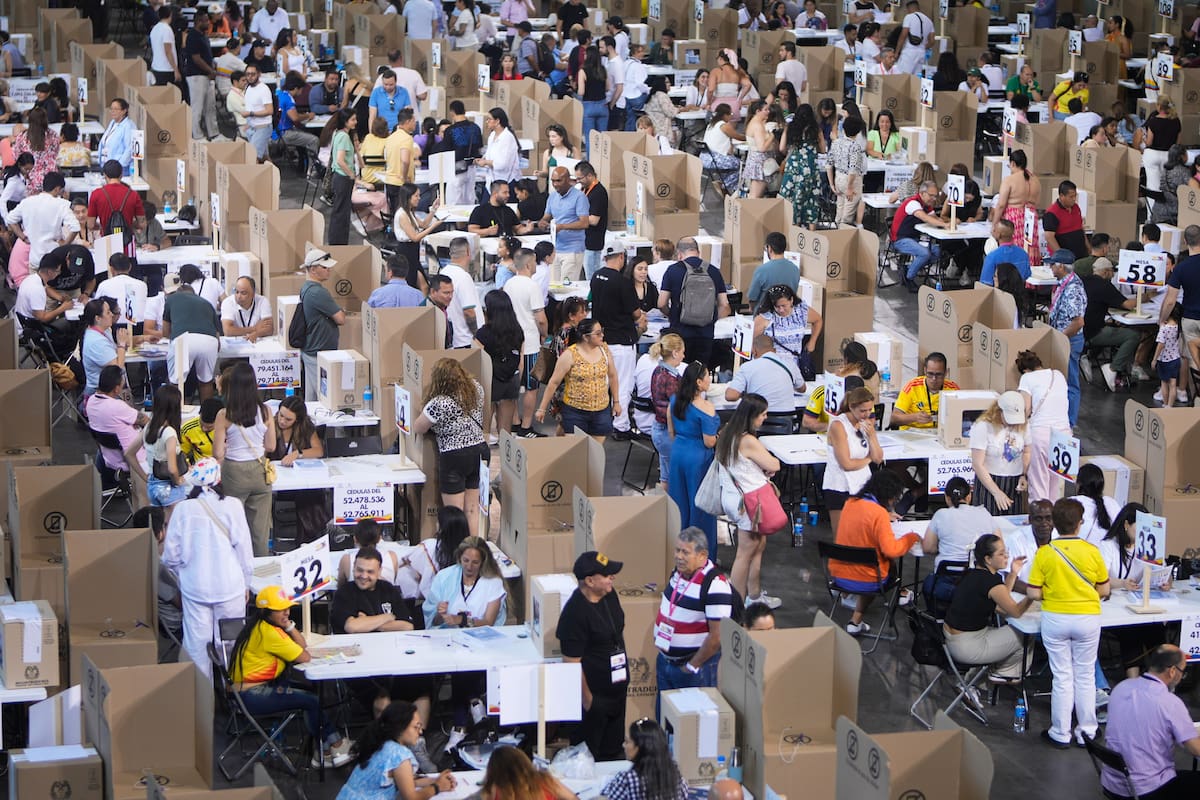 Colombianos en el extranjero protagonizan una jornada electoral masiva