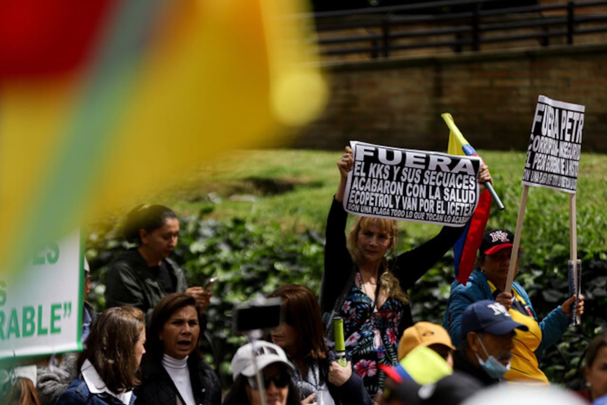 Miles de personas se movilizan en Bogotá en contra del Presidente Gustavo. // Foto: Colprensa