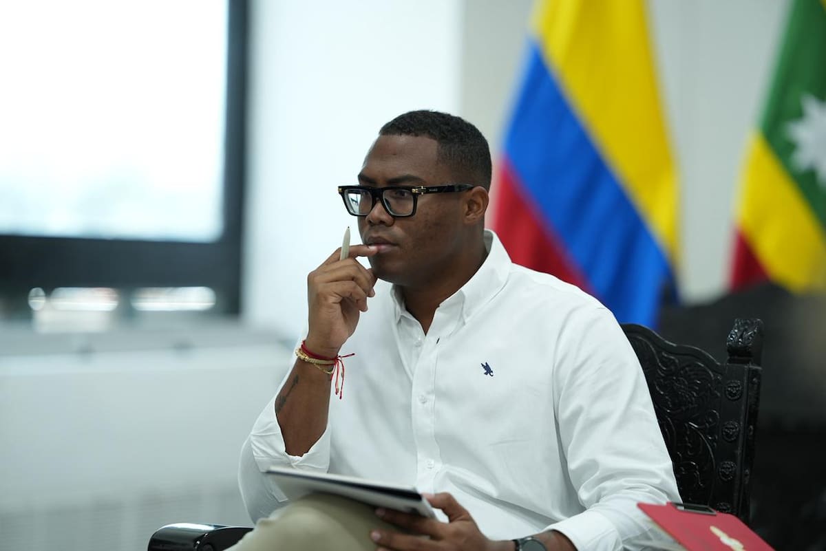 Milton José Pereira, jefe de la Oficina Asesora Jurídica del Distrito de Cartagena y actual alcalde (e) de Cartagena, señaló que las obras las obras de mejoramiento en el INEM seguirán su curso para entregar un colegio digno a Cartagena. // Foto: Cortesía - Alcaldía de Cartagena.