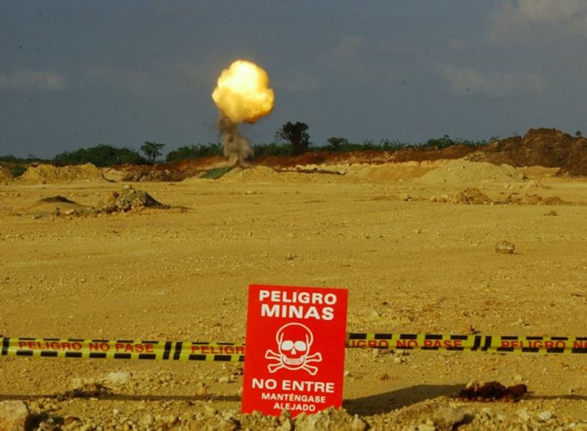 En zonas donde se registraron enfrentamientos o se encontraban campamentos militares hay riesgo de contaminación con armas.