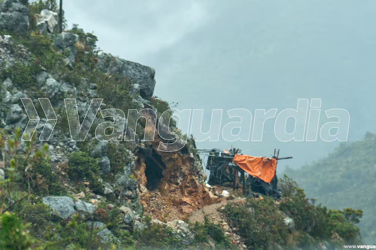 Minería ilegal en el páramo de Santurbán. // Foto: Cortesía - Vanguardia.