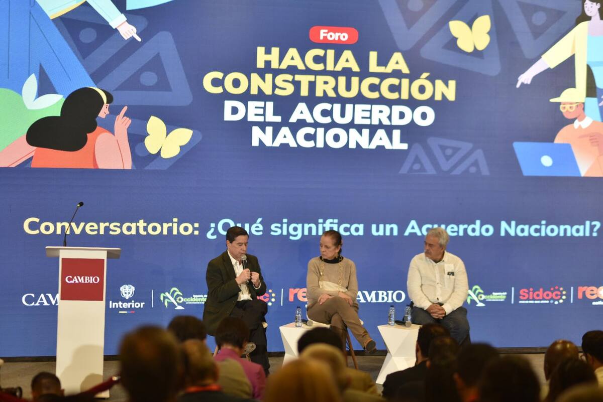 El ministro del Interior, Juan Fernando Cristo, tras su primera intervención en el Foro Hacia la construcción del Acuerdo Nacional. // Cortesía