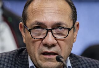 Orden de arresto contra Antonio Sanguino: el ministro del Trabajo busca revertir la sanción
