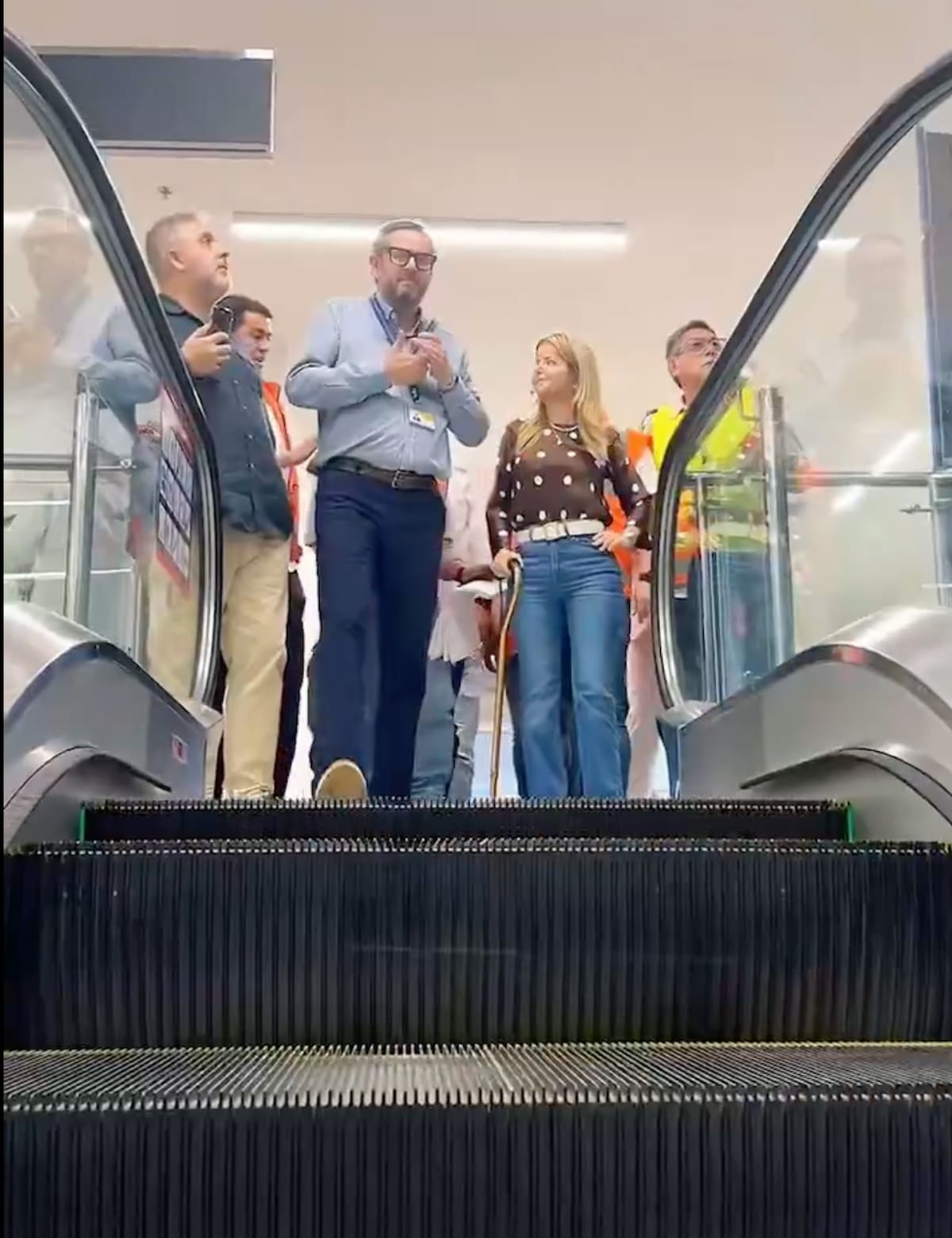 Elsa Noguera, ministra de Transporte, durante su visita a todas las áreas del Aeropuerto Internacional Ernesto Cortissoz. //Cortesía @MinTransporteCo.