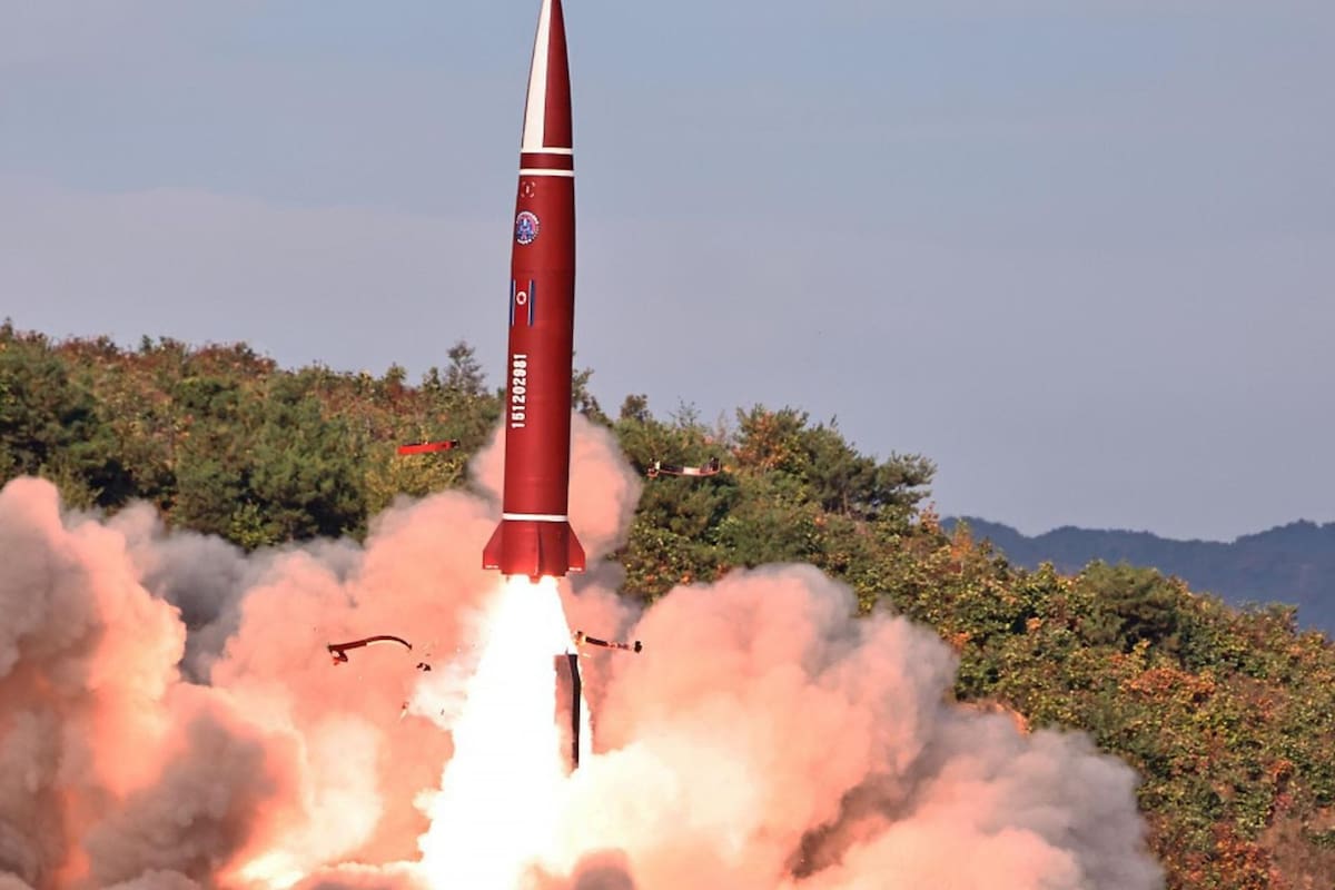 Corea del Norte exhibe un misil capaz de alcanzar a Estados Unidos