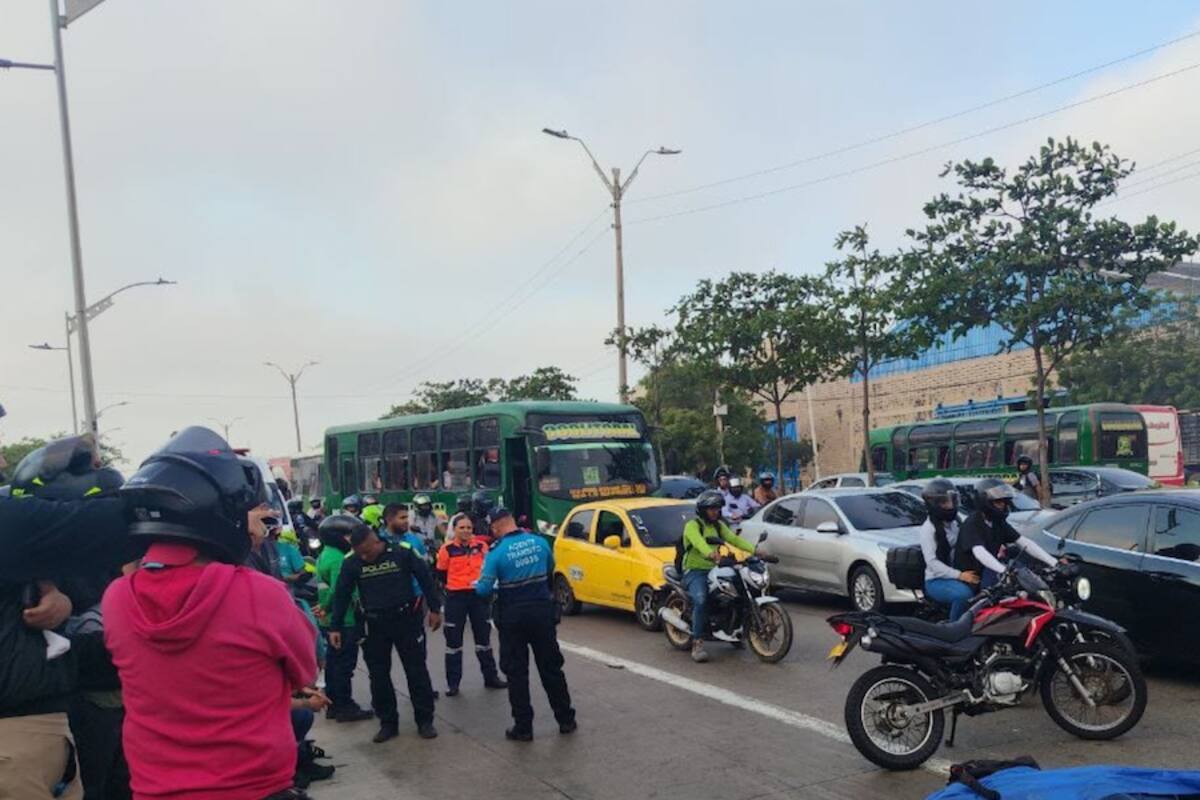 Identifican al hombre que murió al chocar su moto contra bus en Barranquilla