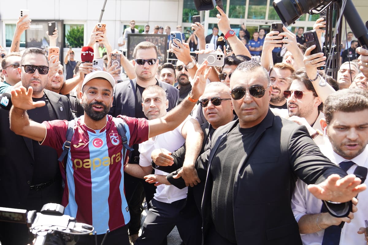 Video: Mohamed Salah firmó con el Trabzonspor de Turquía; multitudinario recibimiento