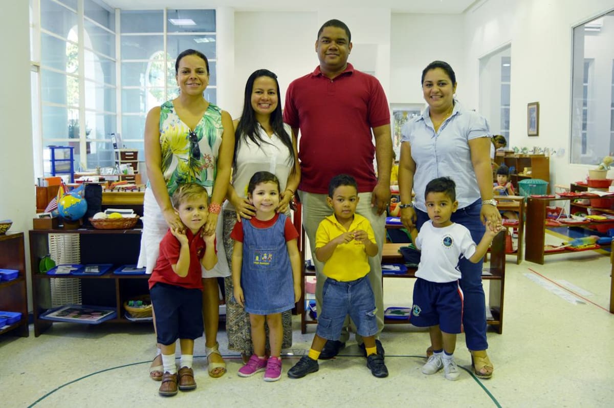 Liliana Nelson, Paola Santamaría, Eduardo González, Arlet Acosta y los niños: Zico Nelson, Sophia Janna, Gabriel González y Jerónimo Castro.
