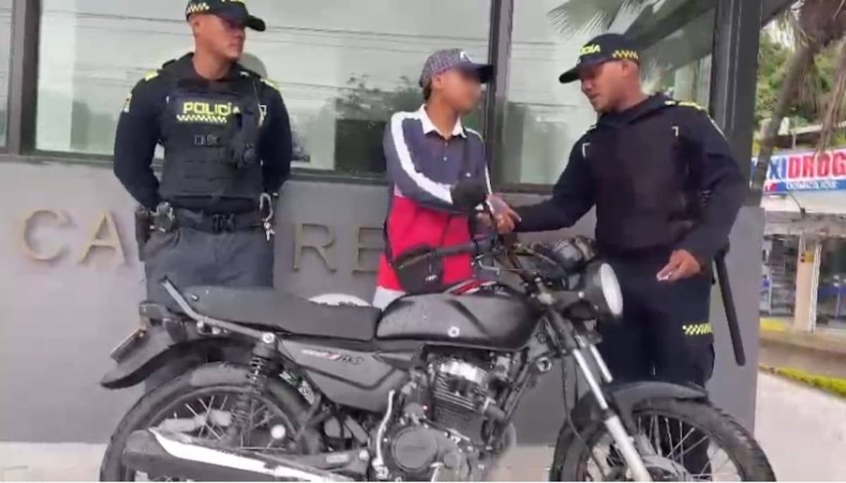 En el sector de la Magdalena, del barrio Olaya Herrera, por información de la comunidad, fue recuperada una motocicleta de placa REA-42G con reporte de hurto el día 14/06/24.