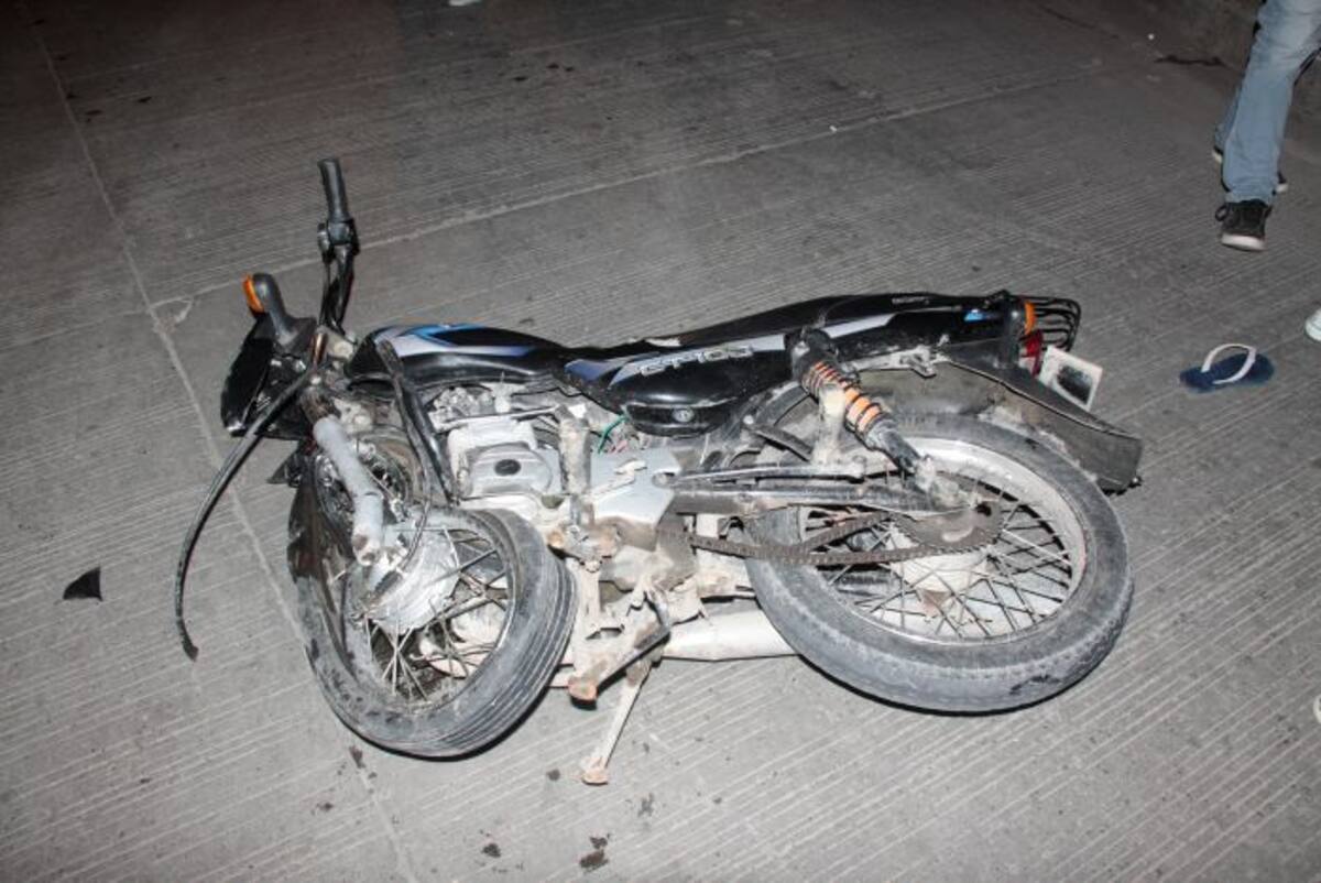 En esta moto se movilizaba el hombre que chocó de frente contra un taxi. Nayib Gaviria Amador