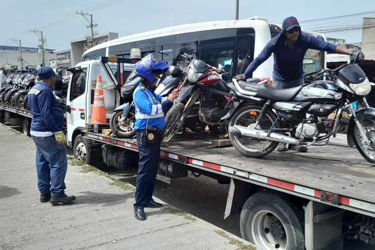 Ruido excesivo en motos tendrá multa en Colombia: ¿de cuánto es?