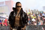 ¿Himno para las Fiestas de Noviembre? Mr Black sorprende con nueva canción