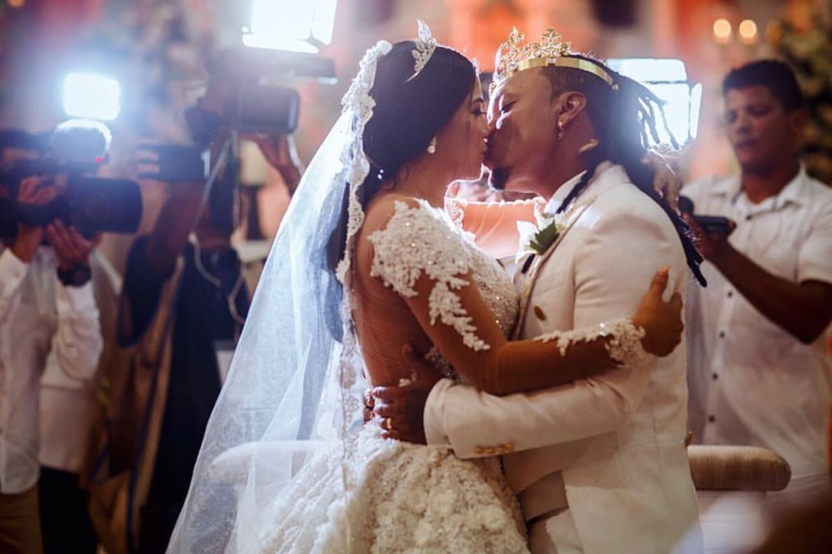 Mr. Black y Yuranis León se casaron en el Teatro Adolfo Mejía. //Foto: IG @yuranisleonmrblack