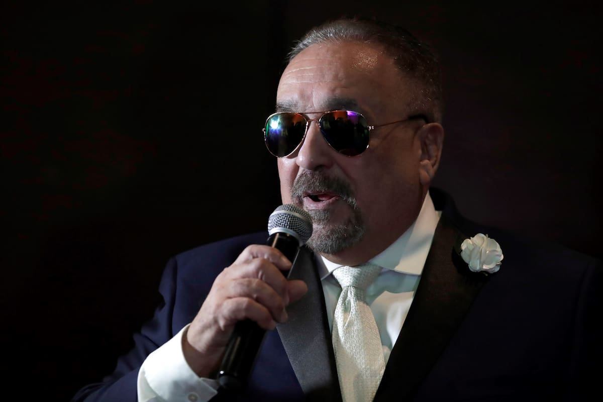 Fotografía de archivo 04 de diciembre de 2019 que muestra al músico y compositor de salsa Willie Colón hablando durante un coloquio en Ciudad de Panamá (Panamá). Willie Colón, el emblemático trombonista, compositor e intérprete de íconos de la salsa como 'Idilio' y 'Gitana', falleció este sábado a sus 75 años, por complicaciones de salud. EFE/ Bienvenido Velasco /ARCHIVO