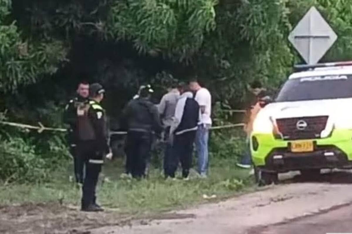 Salió en moto a buscar hielo para las cervezas, chocó con ‘mula’ y perdió la vida