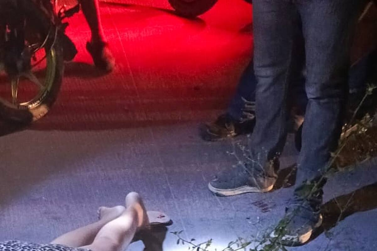 A mujer la bajan de un motocarro y luego la asesinan en vía pública