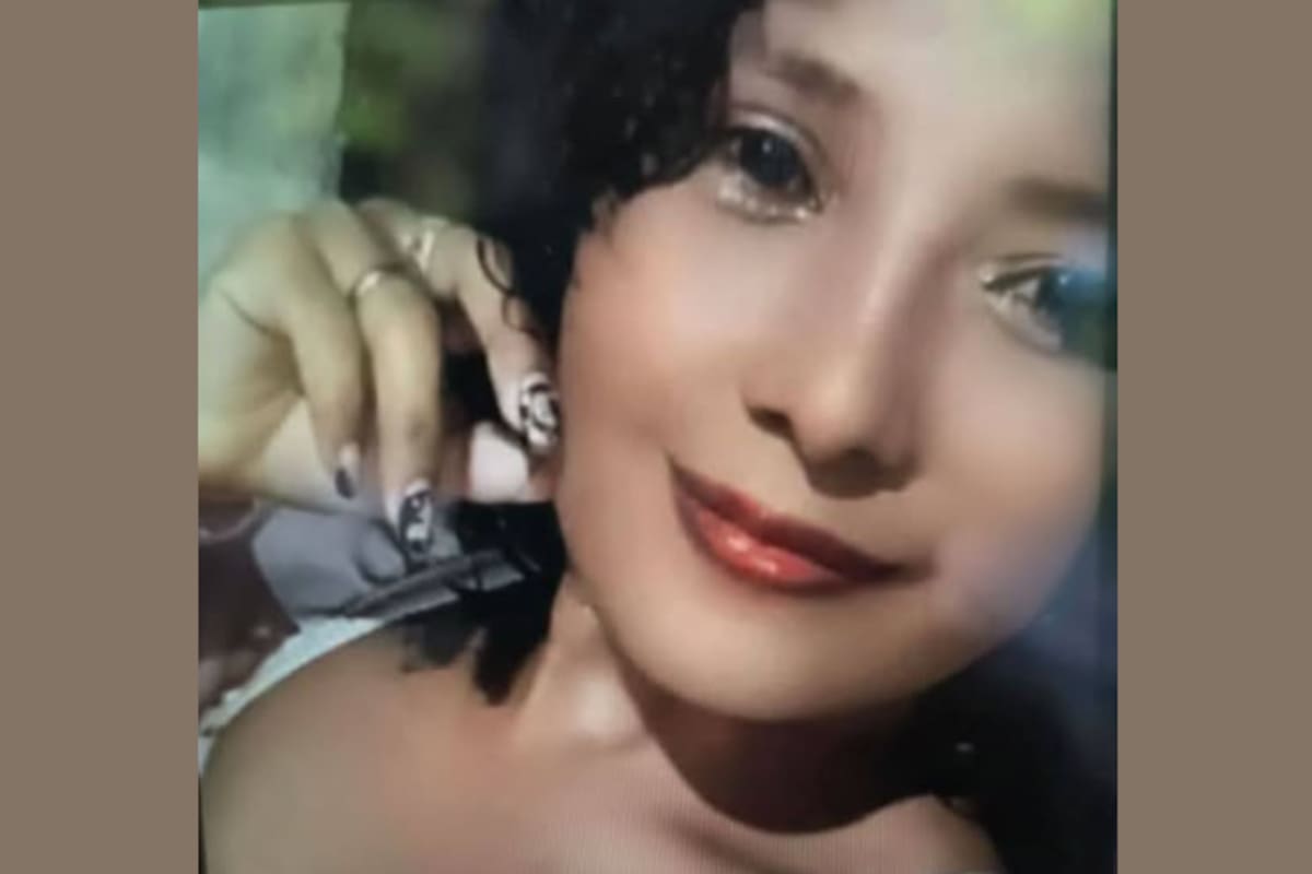 Dolor de una madre: recogió el cadáver de su hija y lo trasladó en moto para sepultarla