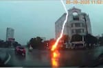 Video: impactante momento en que un rayo alcanza a una mujer en moto