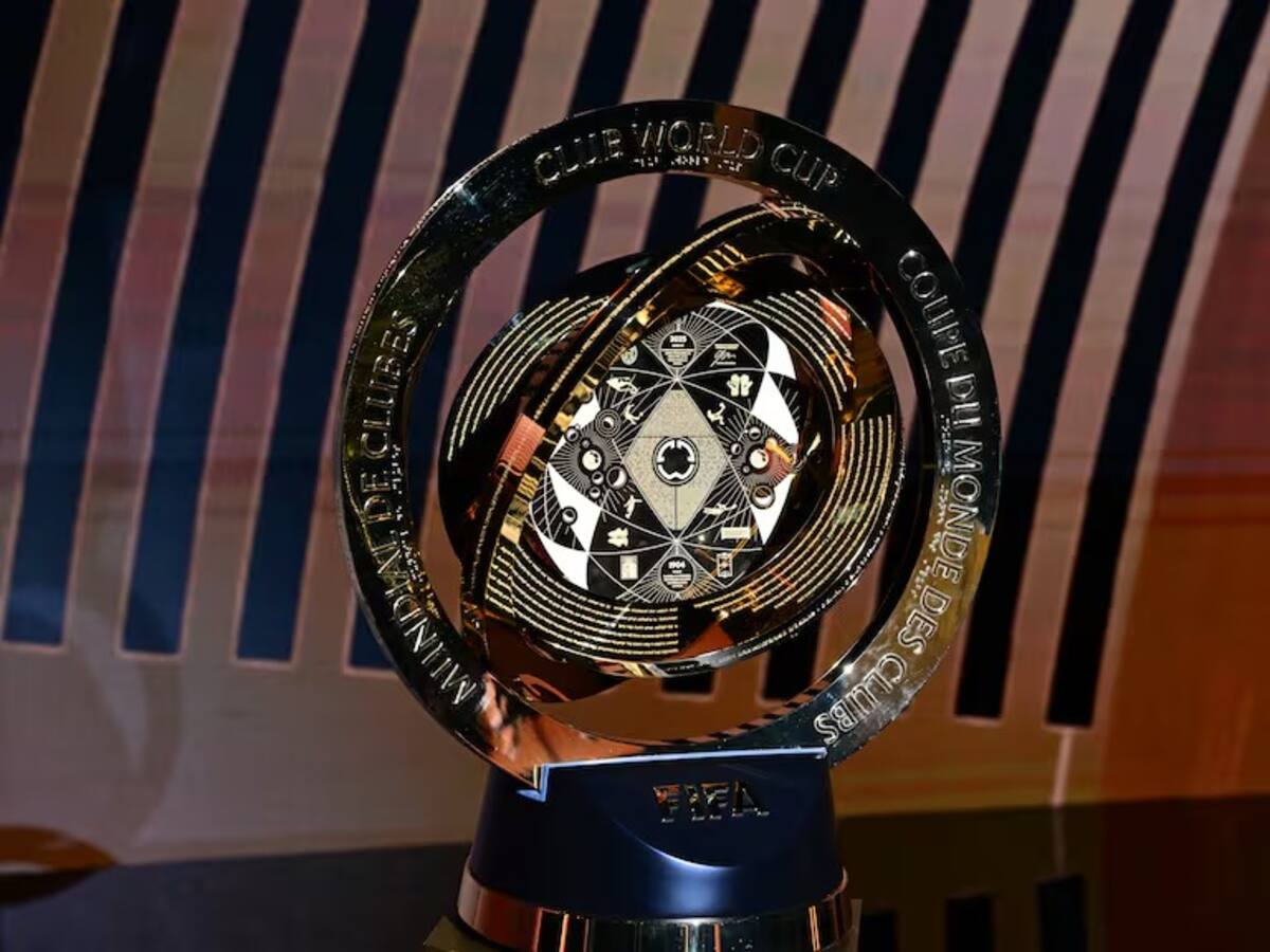 Este es el nuevo diseño de la copa del Mundial de Clubes para la edición 2025. En el certamen participarán 32 equipos pertenecientes a seis confederaciones. Foto: 'X' Fifa.