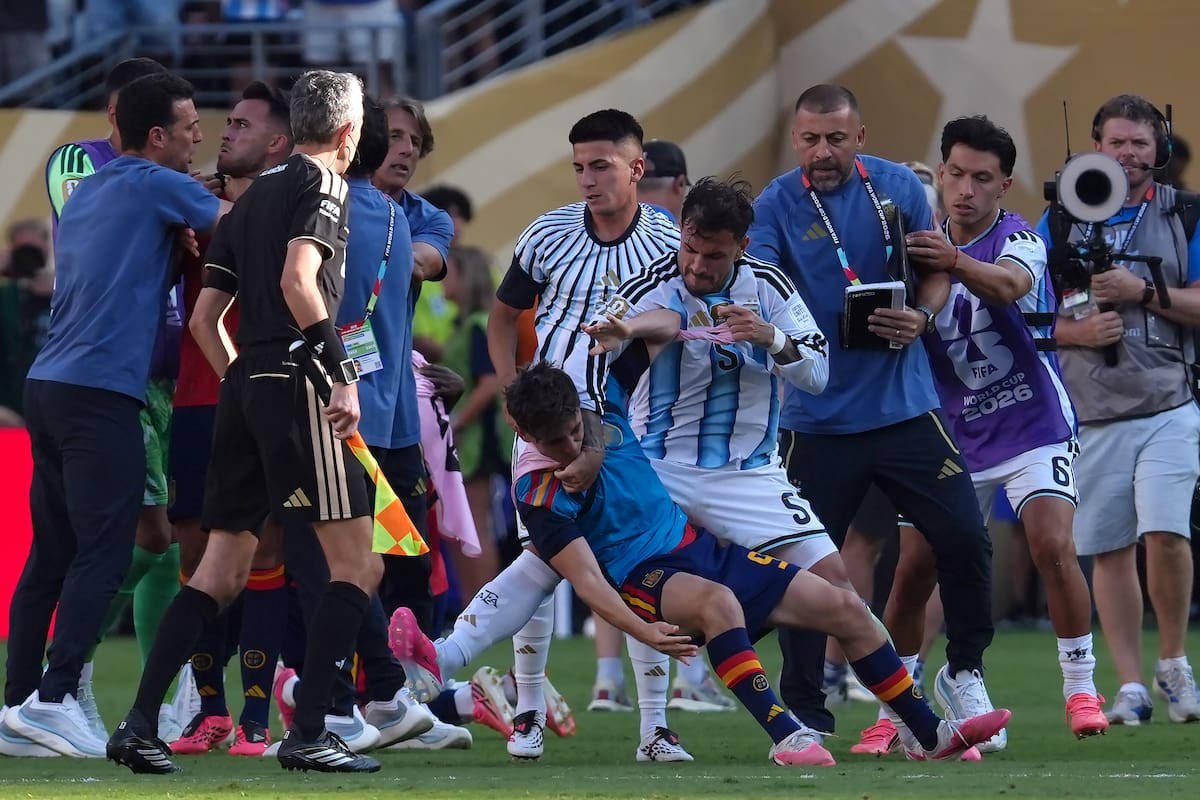 Gavi habló tras su pelea con Paredes en la final del Mundial: “Todo es fútbol”
