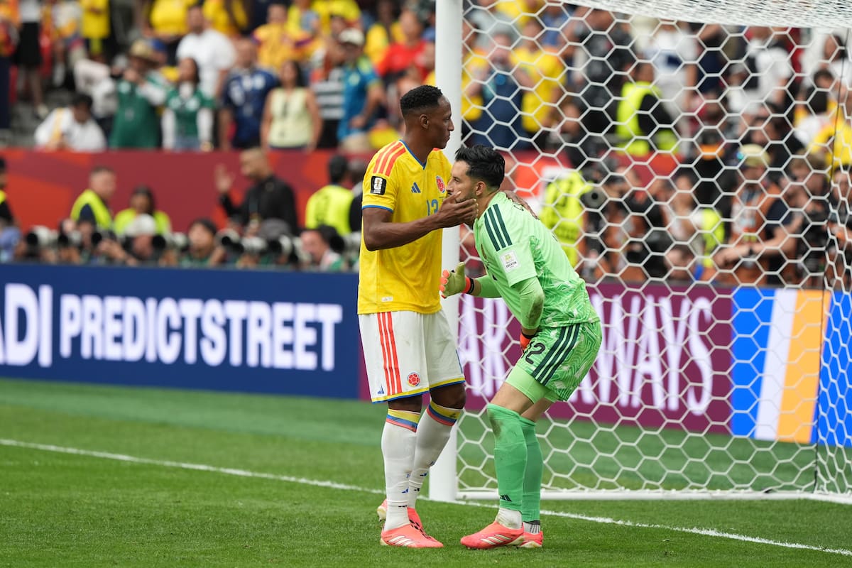 Yerry Mina rompe el silencio y desea volver a cruzarse con el Dibu Martínez