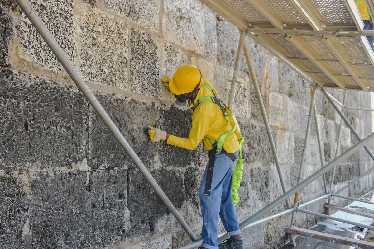 Así fue el proceso de limpieza de las murallas de Cartagena. // Foto: cortesía