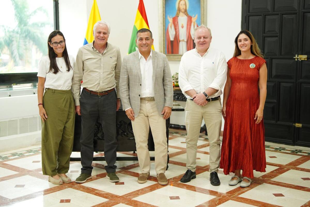 El alcalde Dumek Turbay se reunió con el embajador de Italia en Colombia, Giancarlo María Curcio, para revisar el avance del proyecto de cooperación internacional que ha recibido la ciudad. // Foto: Cortesía - Alcaldía de Cartagena.