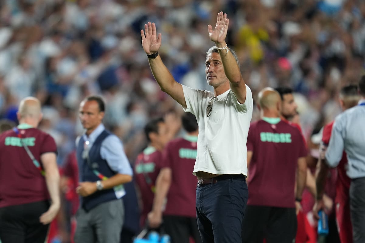 El seleccionador de Suiza, Murat Yakin. //Foto, AP: Abbie Parr