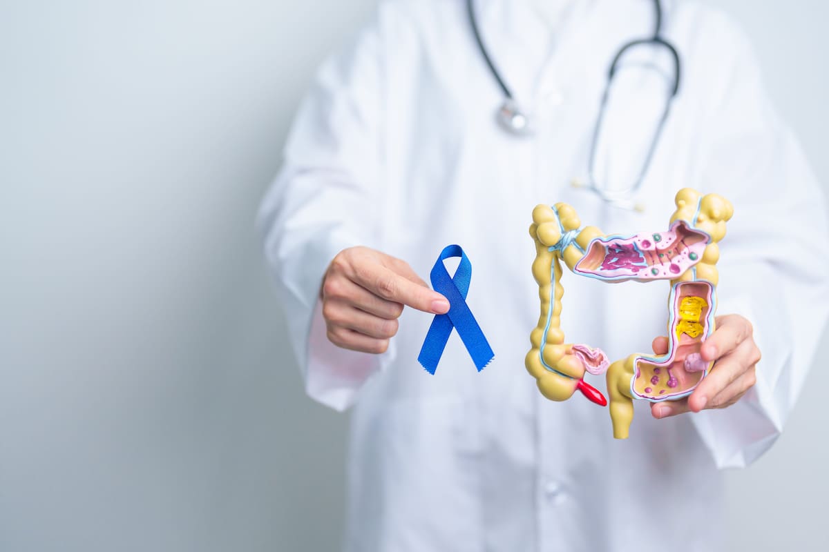 Murió reconocido comentarista por cáncer de colon . // 123RF