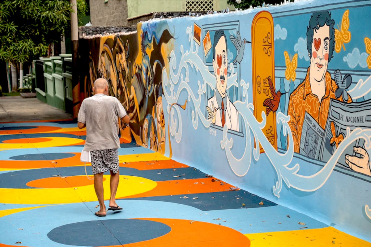 Los callejones en el barrio El Prado también están siendo pintados con murales llamativos.//Cortesía.