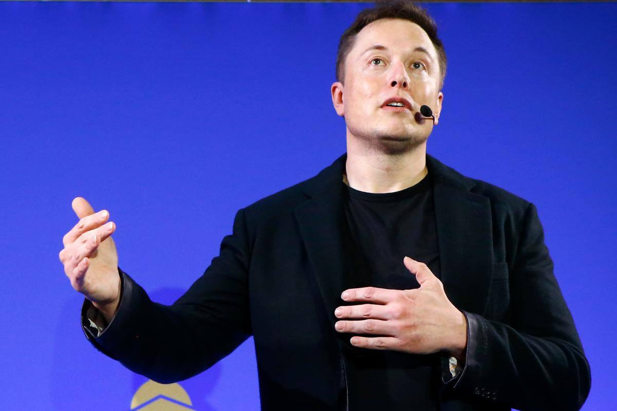 Elon Musk: llegó a su nueva compañía y enseguida despidió a trabajadores