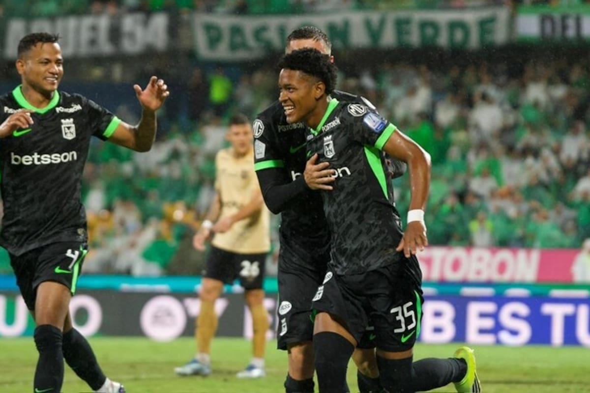 Atlético Nacional goleó a Inter de Bogotá y quedó a un paso de clasificar