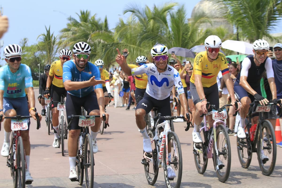 Una postal para el recuerdo en Cartagena. Momentos de la llegada de Nairo Quintana a la meta en Cartagena. //{OSCAR DÍAZ EL UNIVERSAL