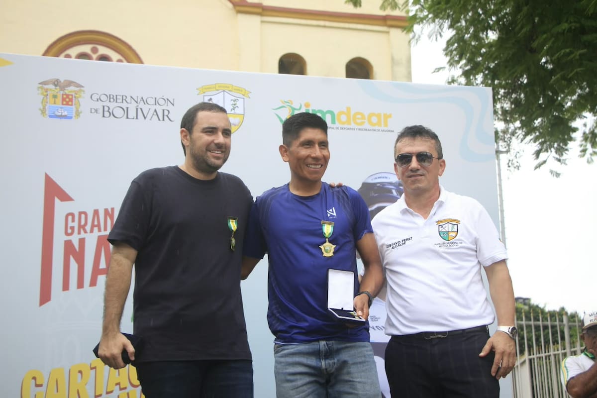 Nairo Quintana (C) fue homenajeado en Arjona, Bolívar, por su gran carrera en el ciclismo mundial. //Foto: Julio Castaño Beltrán - El Universal.
