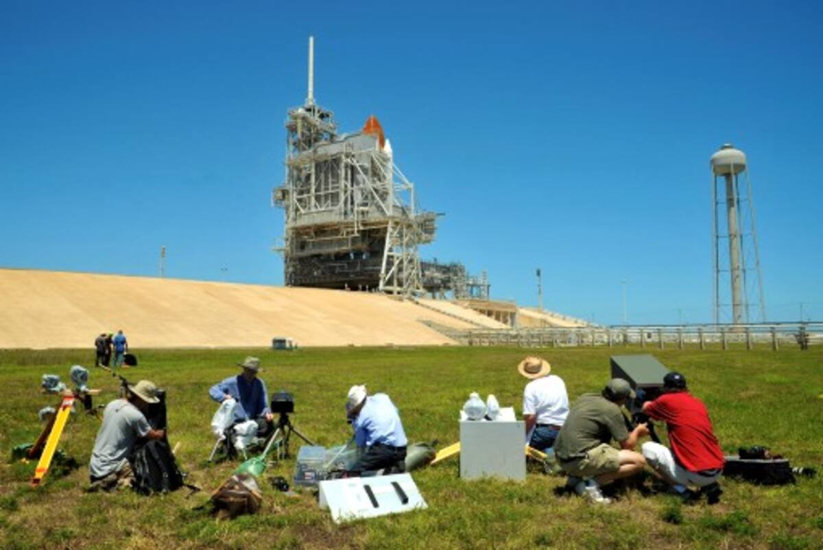 El transbordador Endeavour sigue en tierra. AFP
