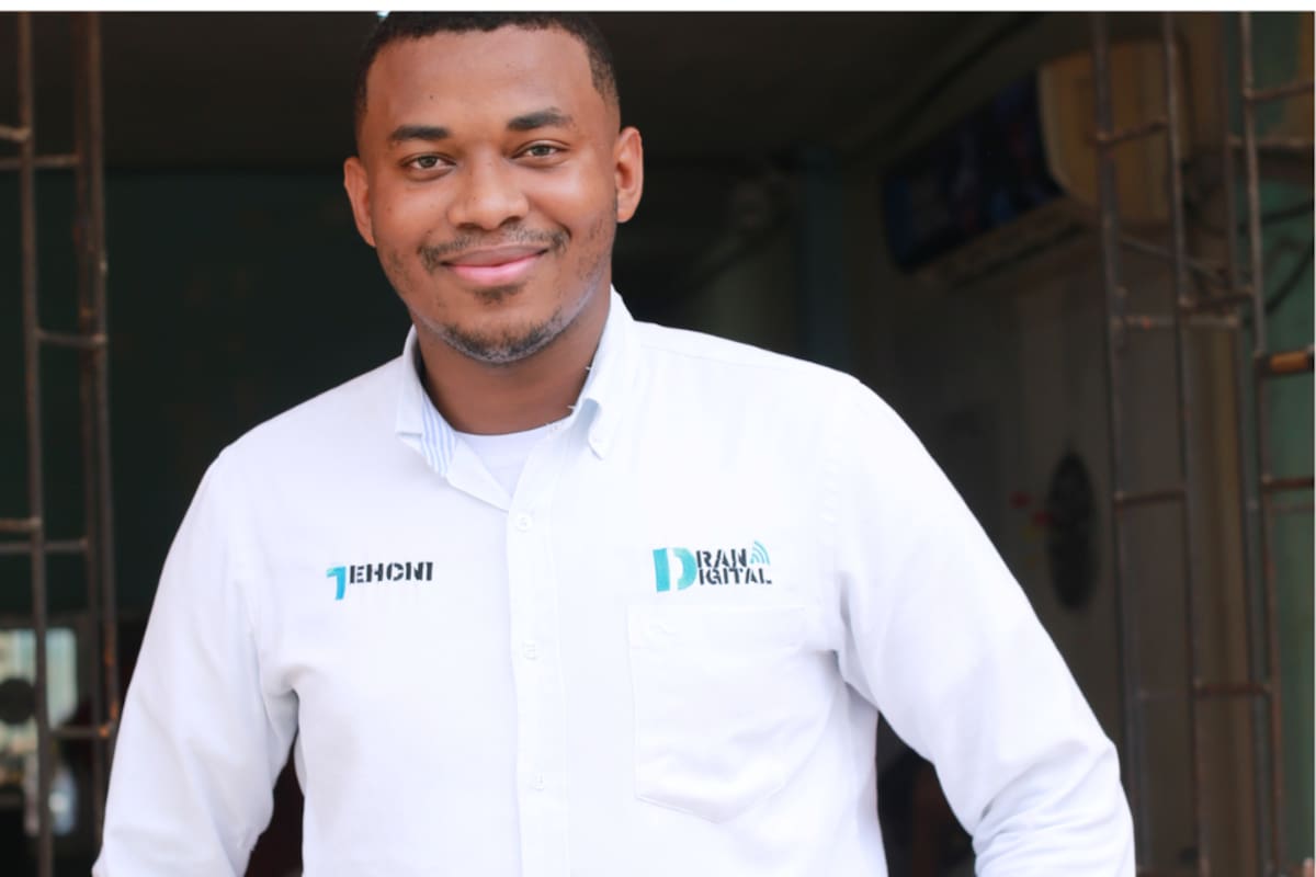 Natan Chiquillo impulsa la transformación tecnológica en Nelson Mandela
