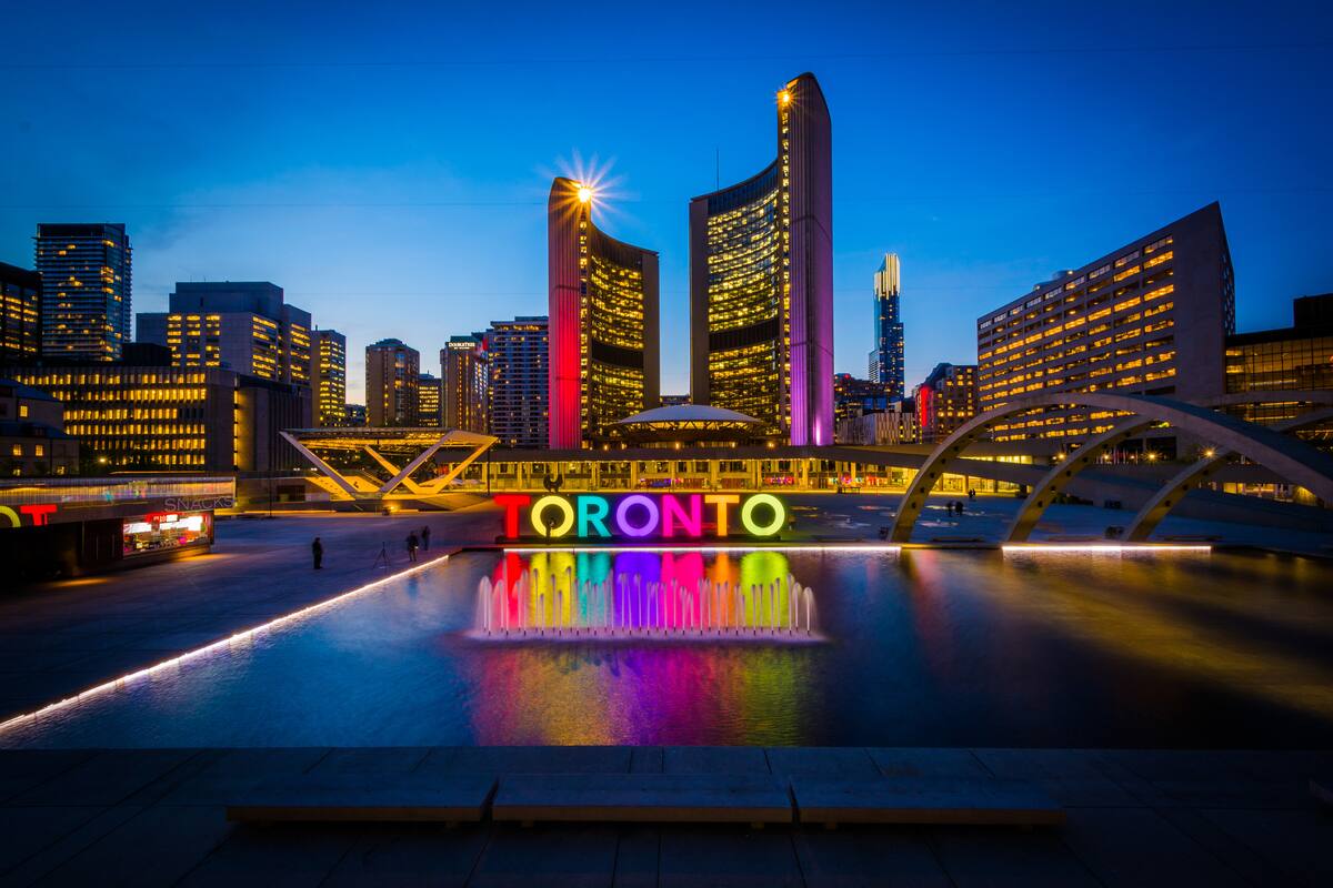 Nathan Phillips Square en Toronto. 123rF
