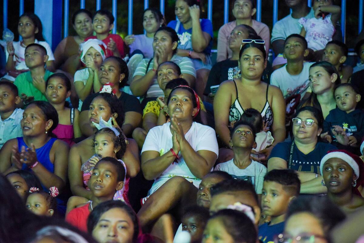 La Villa de Santa de Coca-Cola adornó con la Magia de la Navidad el Parque Espíritu del Manglar. // Foto: Cortesía.