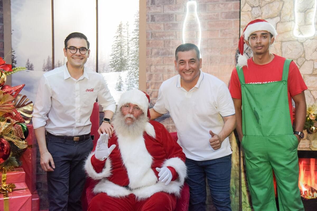 La Villa de Santa de Coca-Cola adornó con la Magia de la Navidad el Parque Espíritu del Manglar. // Foto: Cortesía.