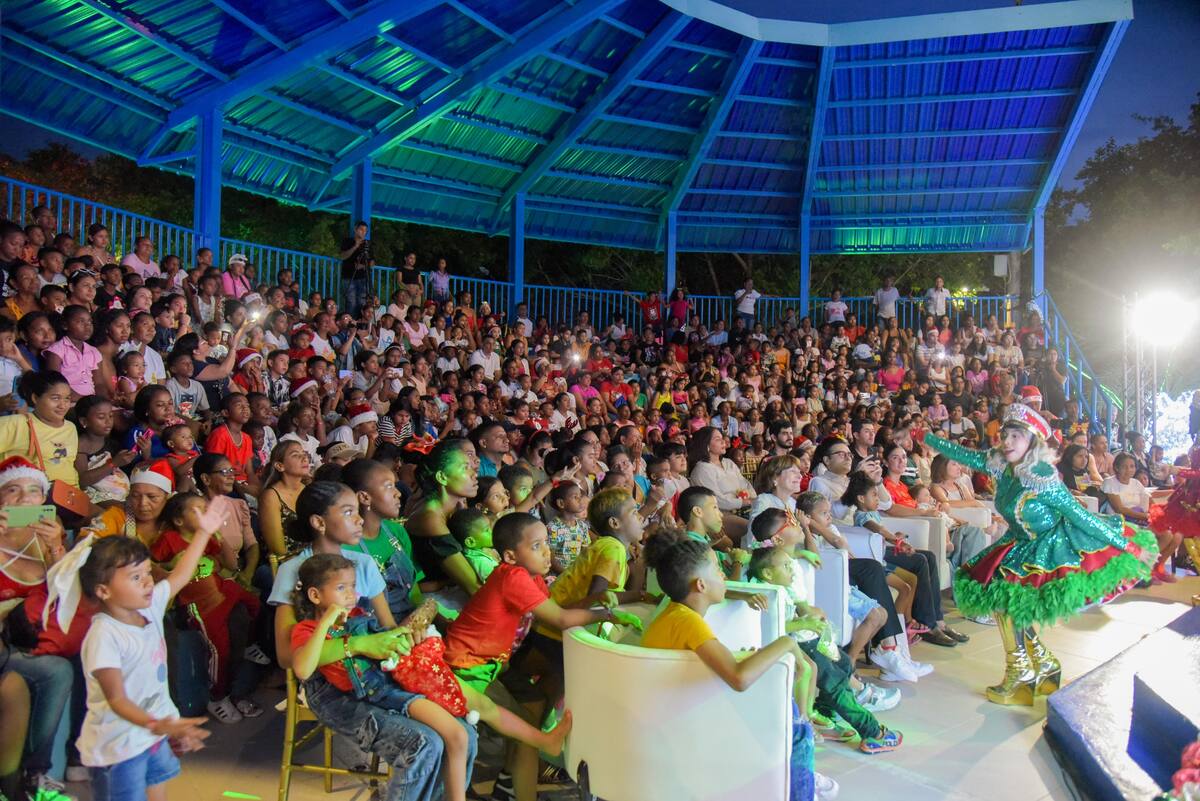 La Villa de Santa de Coca-Cola adornó con la Magia de la Navidad el Parque Espíritu del Manglar. // Foto: Cortesía.