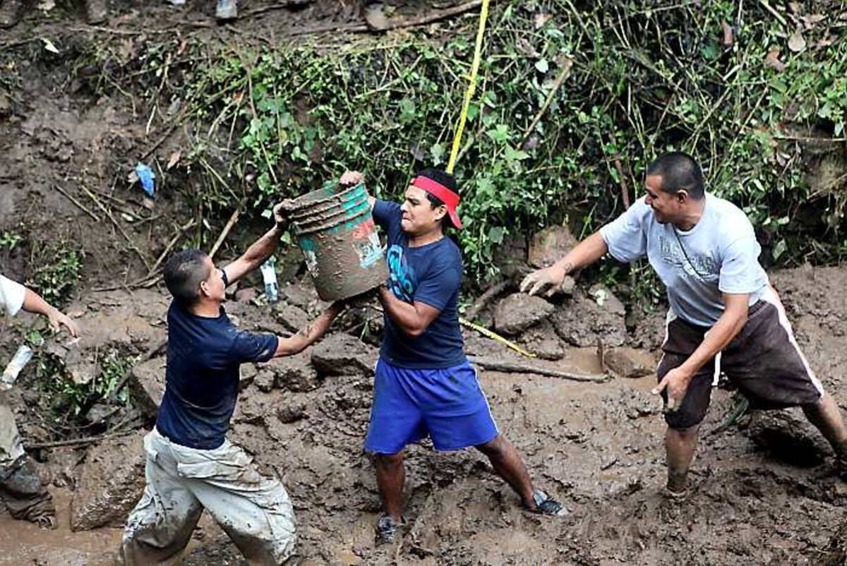En Guatemala, donde además de los 28 muertos y 2 de desaparecidos había este domingo 110.000 afectados. AP Moises Castillo