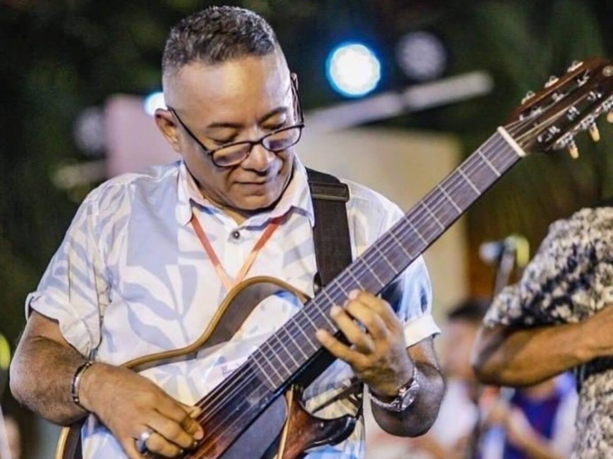 El compositor Nelson Espinosa lanzara su nuevo sencillo porros en guitaras vol.2 que pronto estará disponible en todas las plataformas.// Foto: IG
@nelsonespinosajanaceth