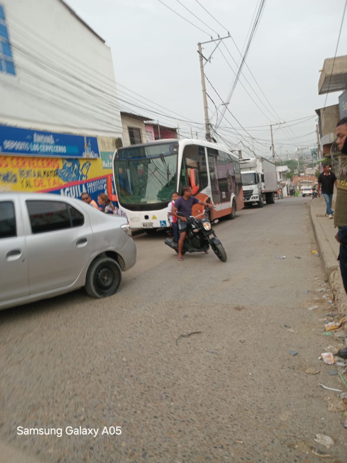 Fallas en el agua desatan protesta en Nelson Mandela. // Foto: cortesía