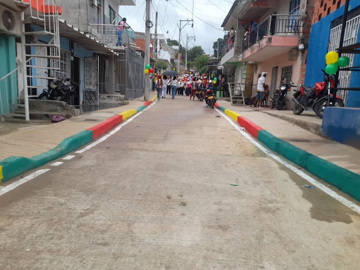 Las Colinas (Calle Las Flores) de Nelson Mandela fue pavimentada. // Foto: Cortesía - Alcaldía de Cartagena.