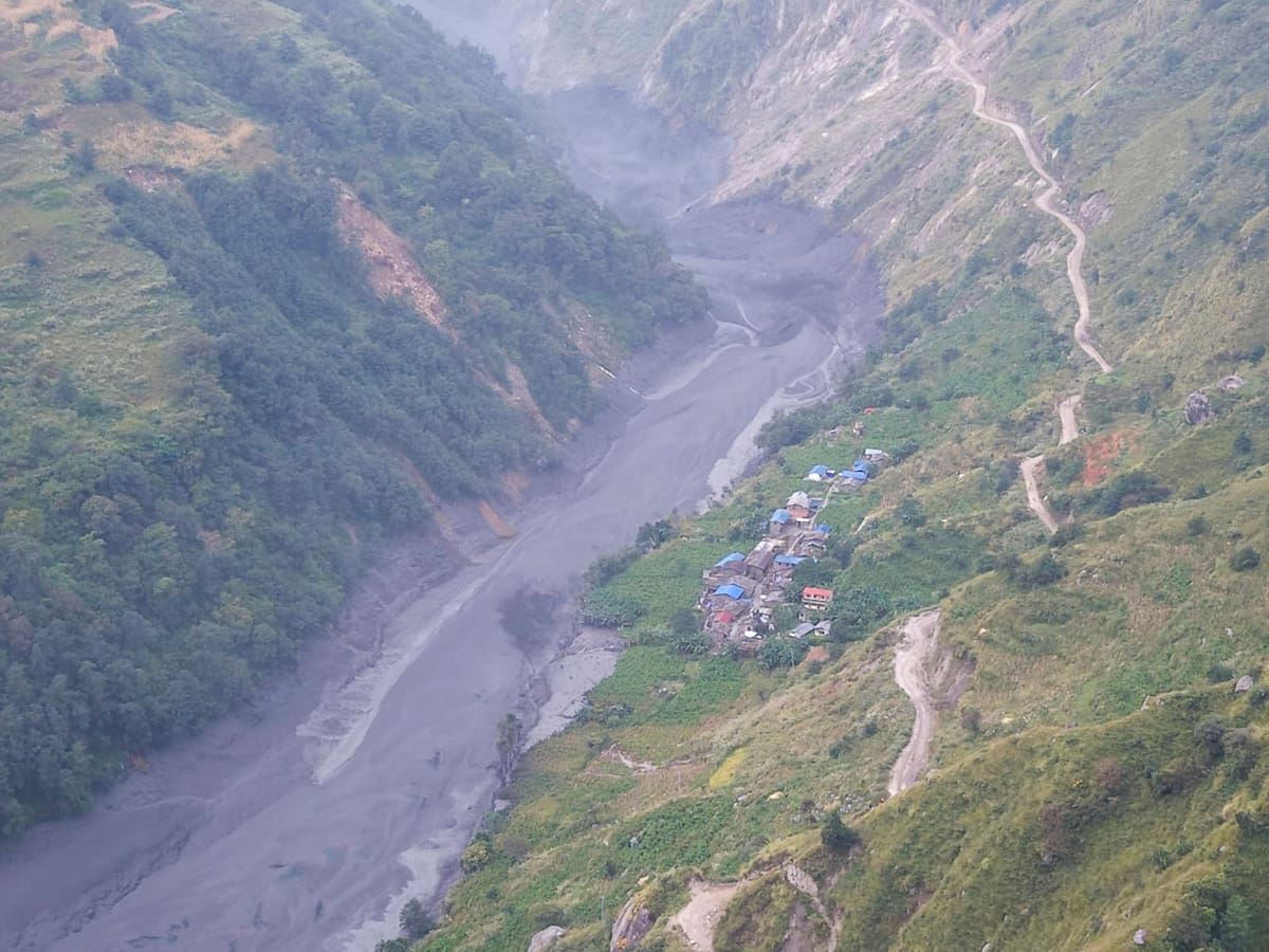 Una nueva inundación repentina de un río en Nepal arrasa un pueblo y deja 5 desaparecidos. // Foto: EFE/EPA/NTNC-MCAP/HANDOUT HANDOUT EDITORIAL USE ONLY/NO SALES
