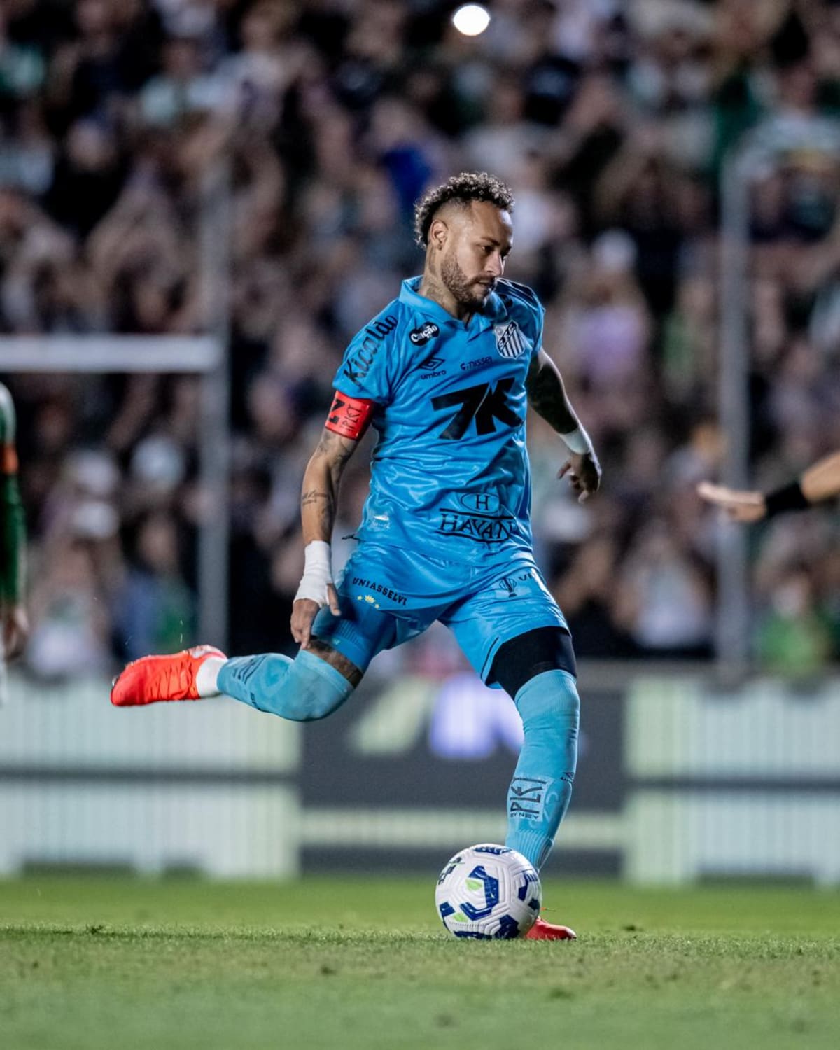 José Enamorado podría compartir equipo con Neymar en Brasil. //Foto: @SantosFC