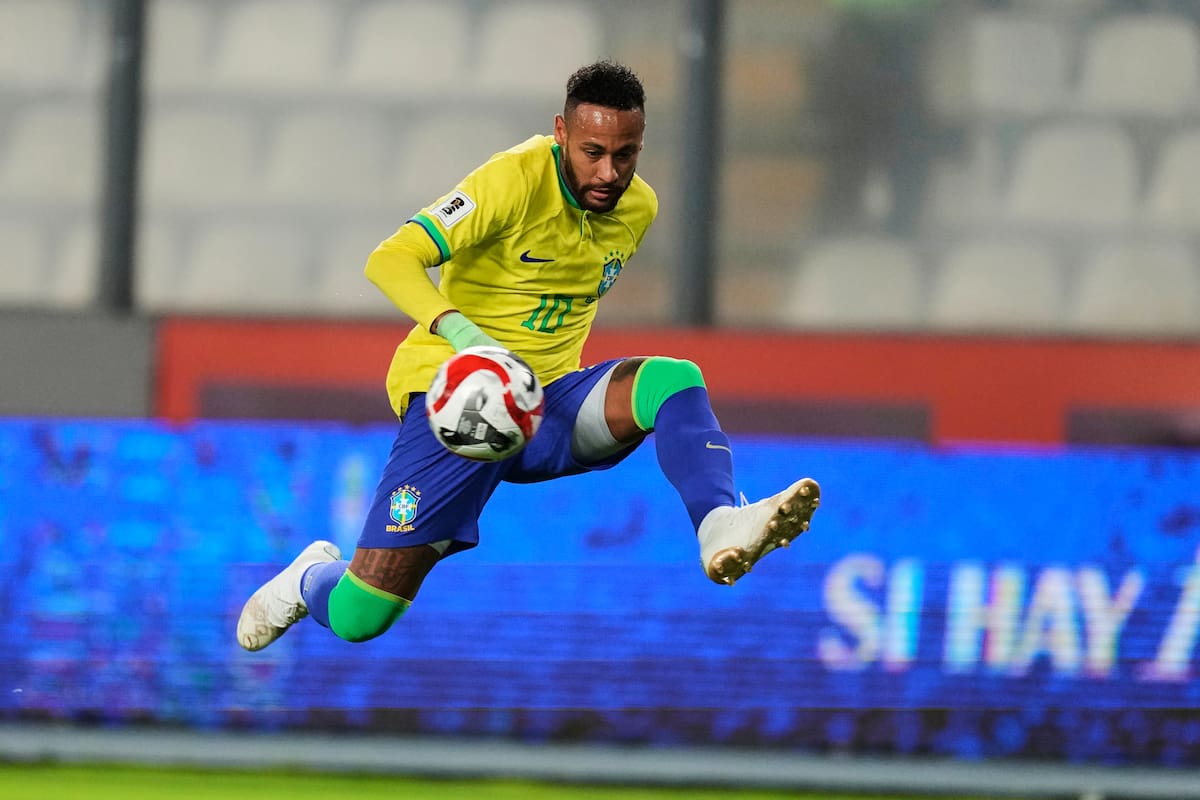 Neymar enciende las alarmas en Brasil: no entrenó y terminó en clínica