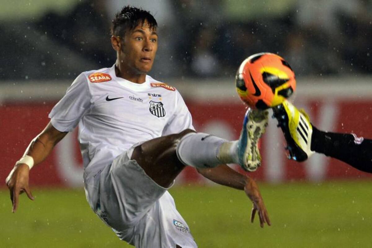 El Santos negocia la transferencia de Neymar. AFP