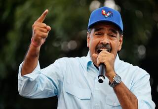 Nicolás Maduro proclama como “mártires” a dos militantes chavistas