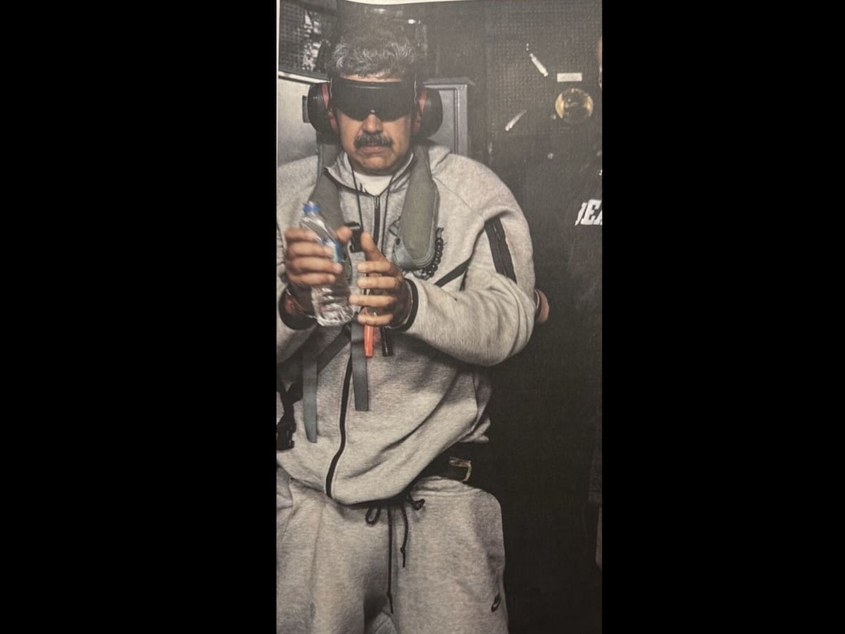 Nicolás maduro a bordo del buque bordo del buque USS Iwo Jima tras su captura.